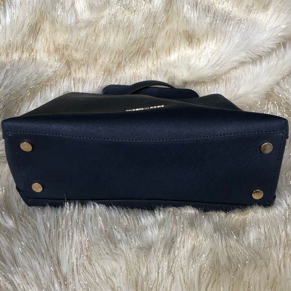 Like New Michael Kors navy handbag - Picture 9 of 11